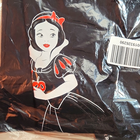 ❤️NWT VINTAGE TORRID SNOW WHITE EVIL QUEEN -  CROP LEGGING - DISNEY VILLAINS 4X - Picture 4 of 16